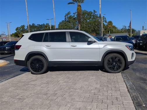 2026 Volkswagen Atlas 2.0T SE w/Technology 4MOTION