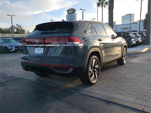 2026 Volkswagen Atlas Cross Sport 2.0T SE w/Technology