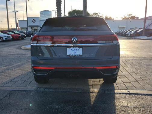 2026 Volkswagen Atlas Cross Sport 2.0T SE w/Technology