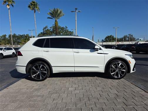 2022 Volkswagen Tiguan 2.0T SEL R-Line 4MOTION