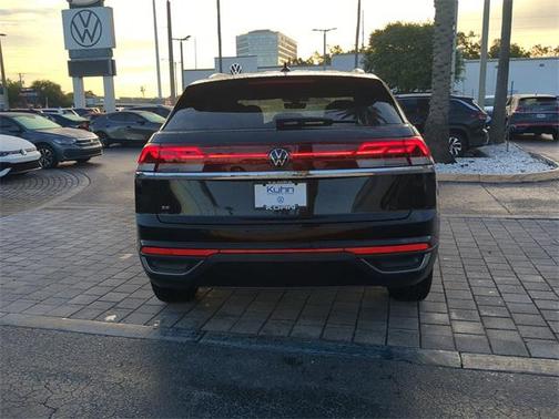 2025 Volkswagen Atlas Cross Sport 2.0T SE