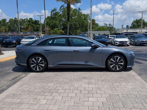 Quantum Gray Metallic 2024 Lucid Air Pure