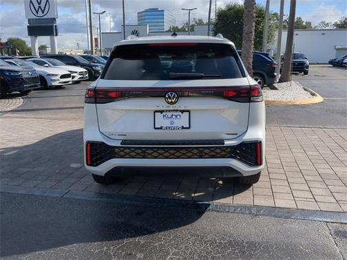 2026 Volkswagen Tiguan 2.0T SEL R-Line 4MOTION