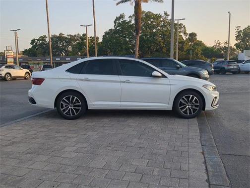 2025 Volkswagen Jetta 1.5T SE