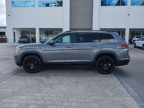 2022 Volkswagen Atlas 2.0T SE w/Technology