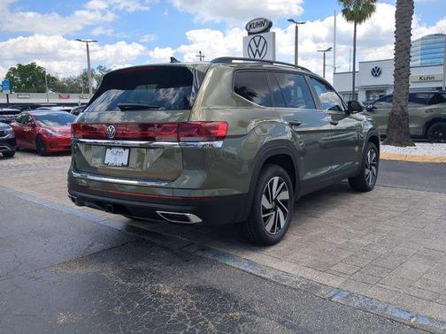 avocado green pearl 2026 Volkswagen Atlas 2.0T SE w/Technology