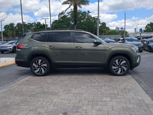 avocado green pearl 2026 Volkswagen Atlas 2.0T SE w/Technology