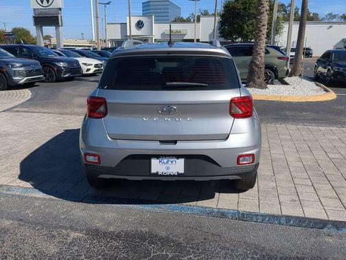 2023 Hyundai VENUE SEL