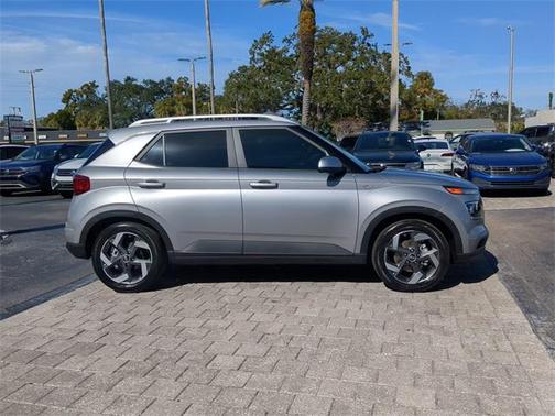 2023 Hyundai VENUE SEL