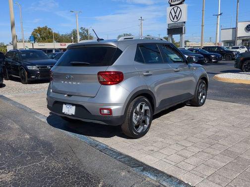 2023 Hyundai VENUE SEL