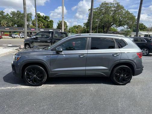 2023 Volkswagen Taos 1.5T SE