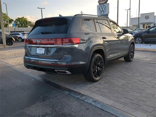 2025 Volkswagen Atlas 2.0T SE w/Technology