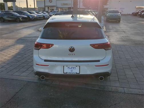 2025 Volkswagen Golf GTI 2.0T SE DSG