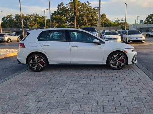 2025 Volkswagen Golf GTI 2.0T SE DSG