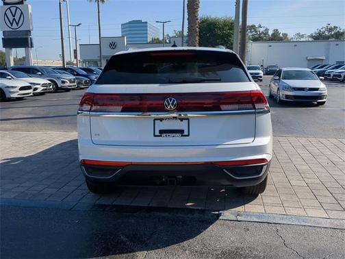 2026 Volkswagen Atlas Cross Sport 2.0T SE w/Technology