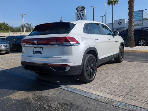 2026 Volkswagen Atlas Cross Sport 2.0T SE w/Technology
