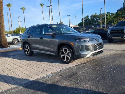 2025 Volkswagen Tiguan 2.0T SE
