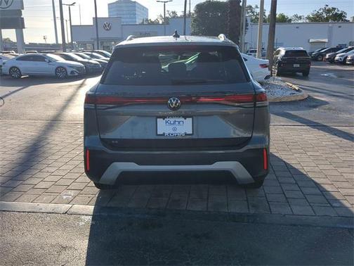 2025 Volkswagen Tiguan 2.0T SE