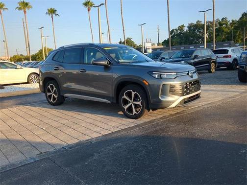 2025 Volkswagen Tiguan 2.0T SE