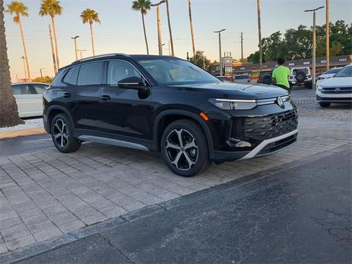 2025 Volkswagen Tiguan 2.0T SE