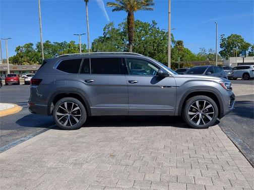 2025 Volkswagen Atlas 2.0T SEL Premium R-Line 4MOTION