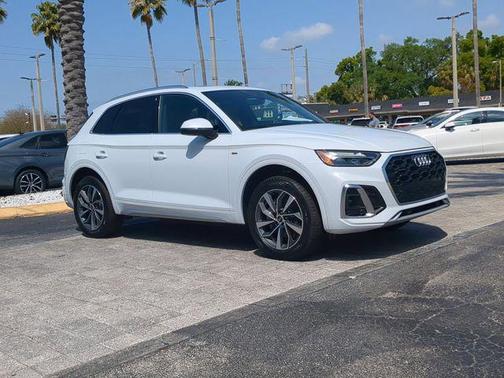 2023 Audi Q5 45 S line Premium Plus