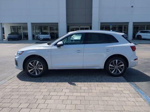 2023 Audi Q5 45 S line Premium Plus