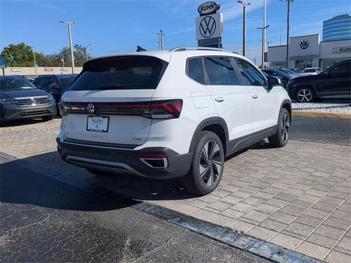 2026 Volkswagen Taos SE