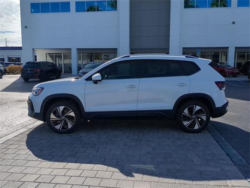 2026 Volkswagen Taos SE