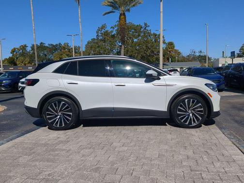 2023 Volkswagen ID.4 Pro S Plus
