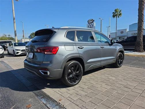 2023 Volkswagen Taos 1.5T SE