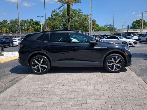 Deep Black Pearl 2023 Volkswagen ID.4 AWD Pro S