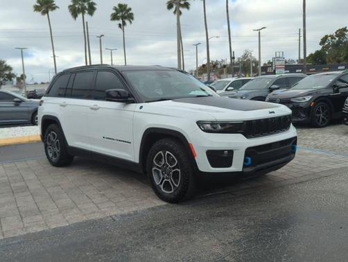 2022 Jeep Grand Cherokee 4xe Trailhawk