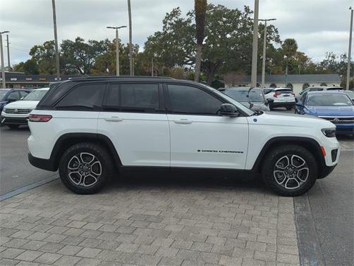 2022 Jeep Grand Cherokee 4xe Trailhawk