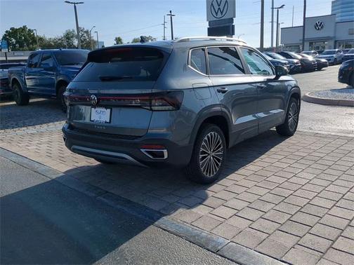 2025 Volkswagen Taos 1.5T SE