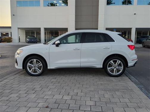 2022 Audi Q3 45 S line Premium Plus