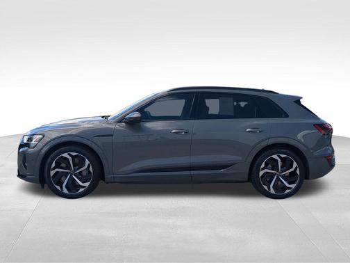 Chronos Gray Metallic 2024 Audi Q8 e-tron Premium Plus