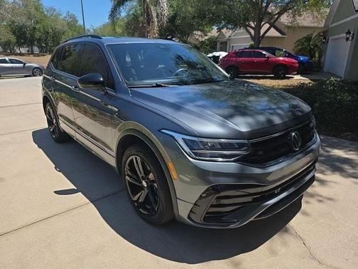 Platinum Gray Metallic 2023 Volkswagen Tiguan 2.0T SE R-Line Black