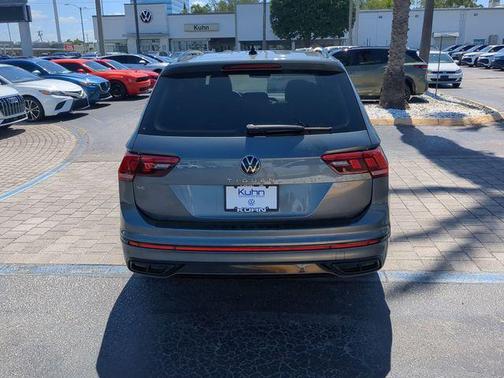 Platinum Gray Metallic 2023 Volkswagen Tiguan 2.0T SE R-Line Black