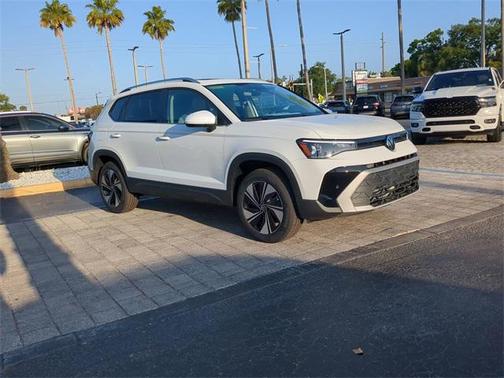 2025 Volkswagen Taos 1.5T SE