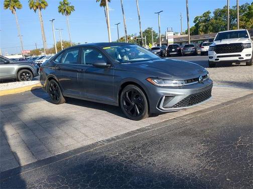 2025 Volkswagen Jetta 1.5T SE