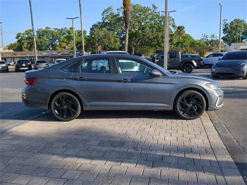 2025 Volkswagen Jetta 1.5T SE