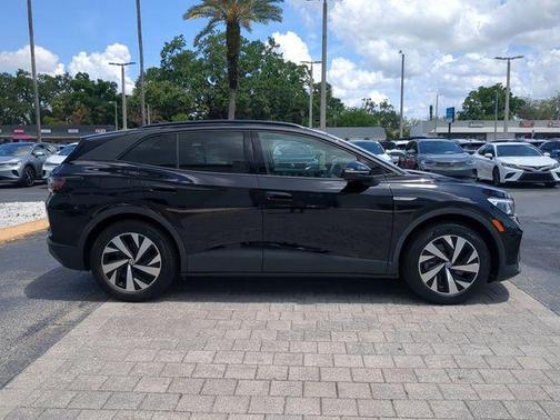 Deep Black Pearl 2023 Volkswagen ID.4 Pro