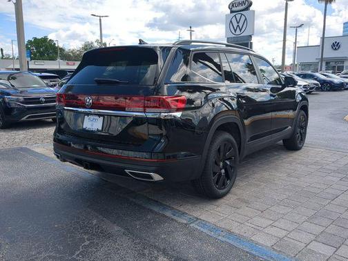 deep black pearl 2026 Volkswagen Atlas 2.0T SE w/Technology