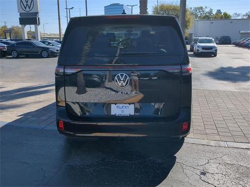 2025 Volkswagen ID. Buzz Pro S Plus