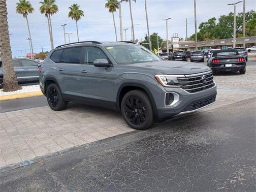 2025 Volkswagen Atlas 2.0T SE w/Technology