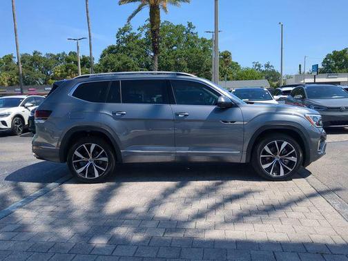 Platinum Gray Metallic 2025 Volkswagen Atlas 2.0T SEL Premium R-Line 4MOTION