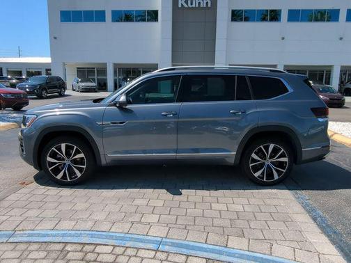 Platinum Gray Metallic 2025 Volkswagen Atlas 2.0T SEL Premium R-Line 4MOTION