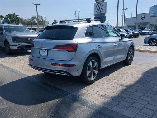 2022 Audi Q5 40 Premium Plus