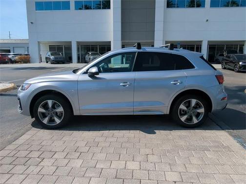 2022 Audi Q5 40 Premium Plus